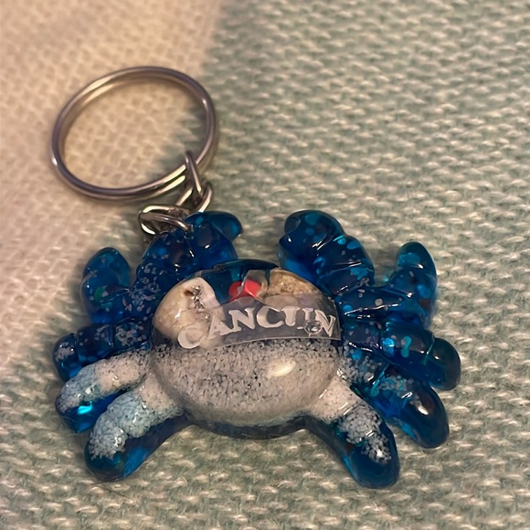 Cancun Crab Key Ring - Picture 1 of 2
